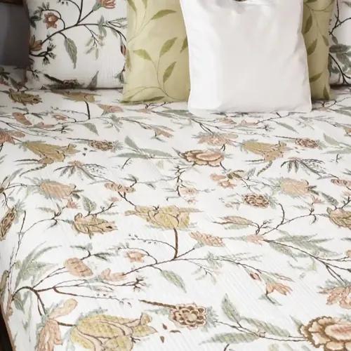 Aurora Bloom All over Printed King Sized Quilted Reversible Bedcover Set- Blush Pink